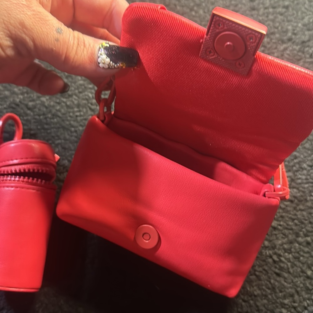 Tiny Fun Red Accessory Duo - Picture 5 of 6